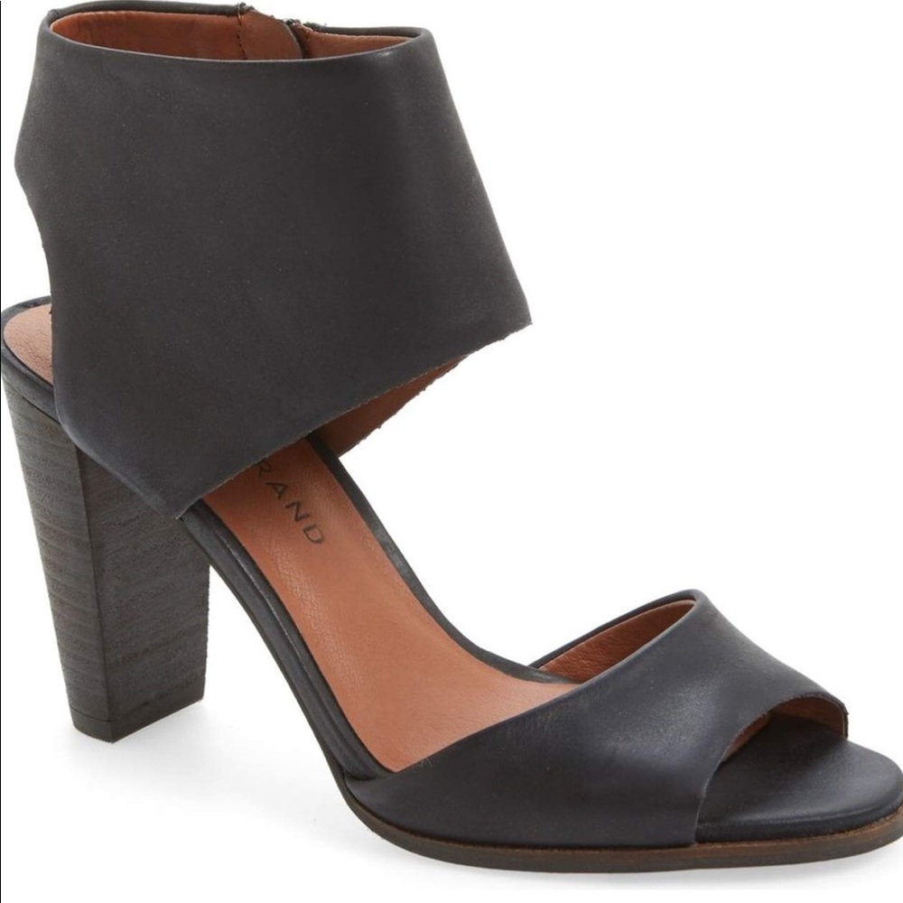 Like New Black Lucky Brand Jaylin Sandal sz 8